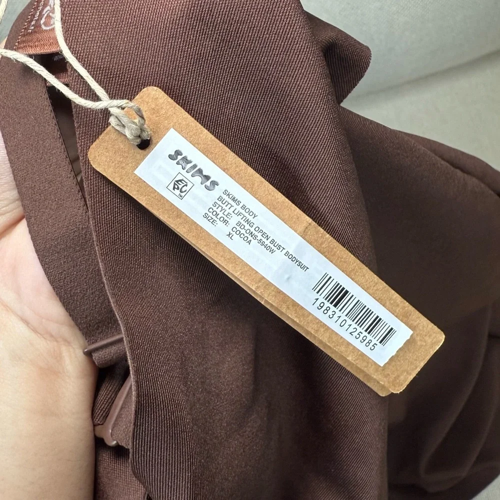 NWT Skims Body Butt Lifting Open Bust Padded Bodysuit in Cocoa Size XL